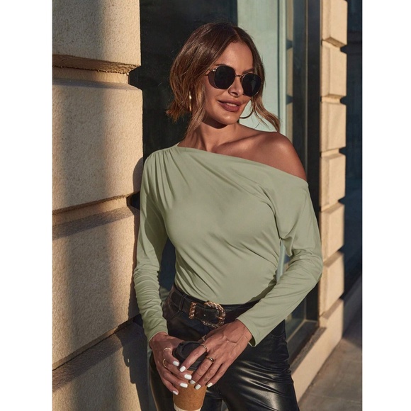 Green Ruched Asymmetric One Shoulder Long Sleeve Shirt Slim Fit Stretchy - Picture 3 of 8